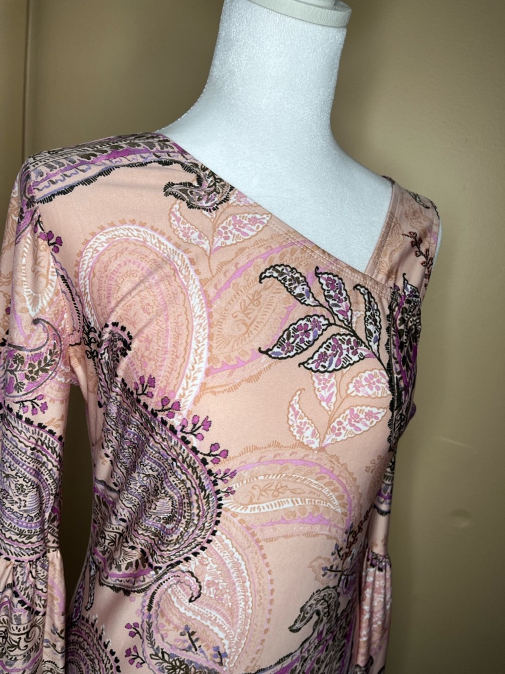 VENUS Pink Paisley One-Shoulder Bell Sleeve Top Size M - Picture 3 of 12